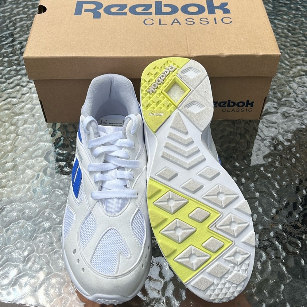 Unisex Reebok Aztrek size 7 Men’s/8.5 Womens